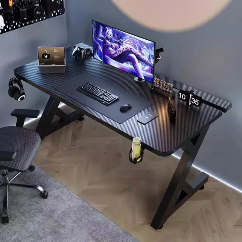 Desk Setup Designer - Q Scrivanie per computer nere minimaliste