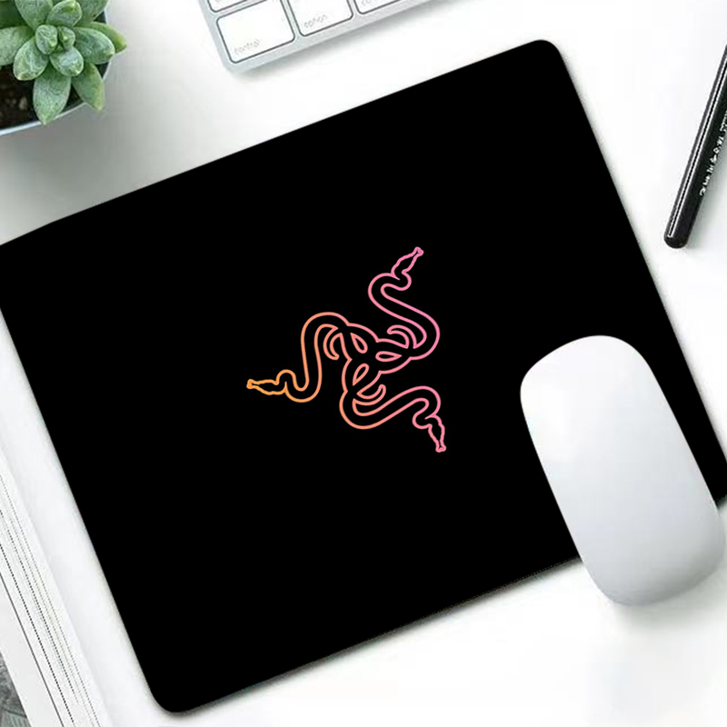 Razer Tappetino per mouse di l - Desk Setup Accessories recensione e prezzo